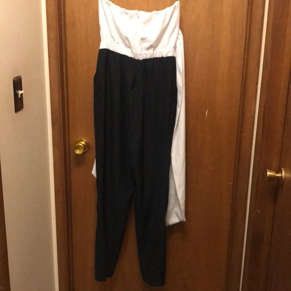 Black and white jumpsuit - Picture 2 of 3